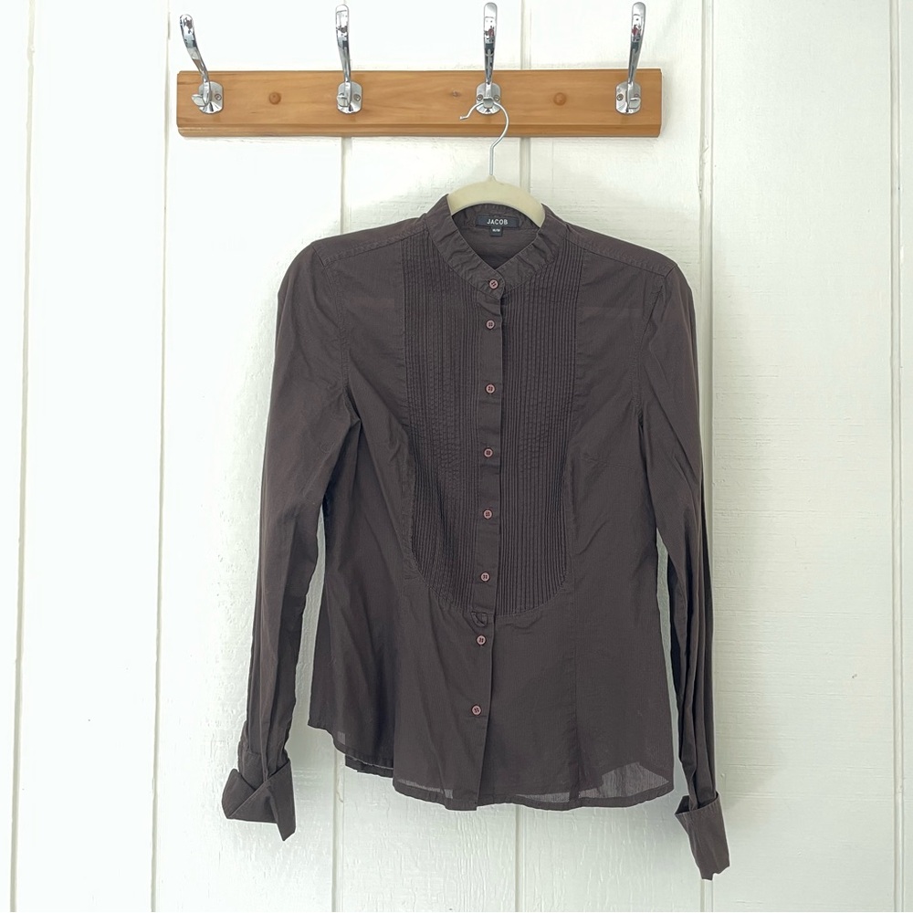 Jacob brown shirt with pleated yoke